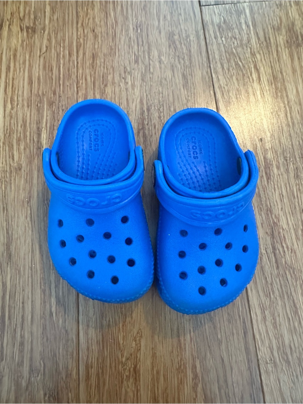 CROCS Kids Clog in Vivid Blue